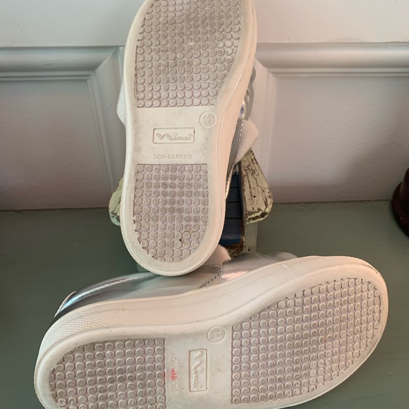 NINA-GIRLS EUC- slip on sneaker . 2 sizes 11&13 - Picture 3 of 7